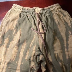 Green/yellow bleached sweatpants